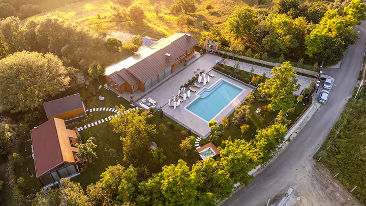 Private villa with pool in Tirana, venue for Afro-Dzjak: The Arrival